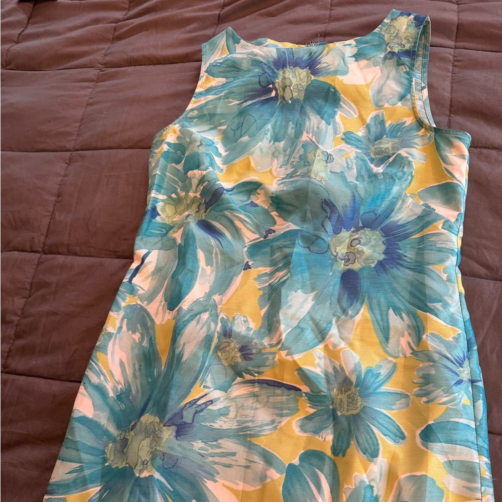 Sleeveless dress
